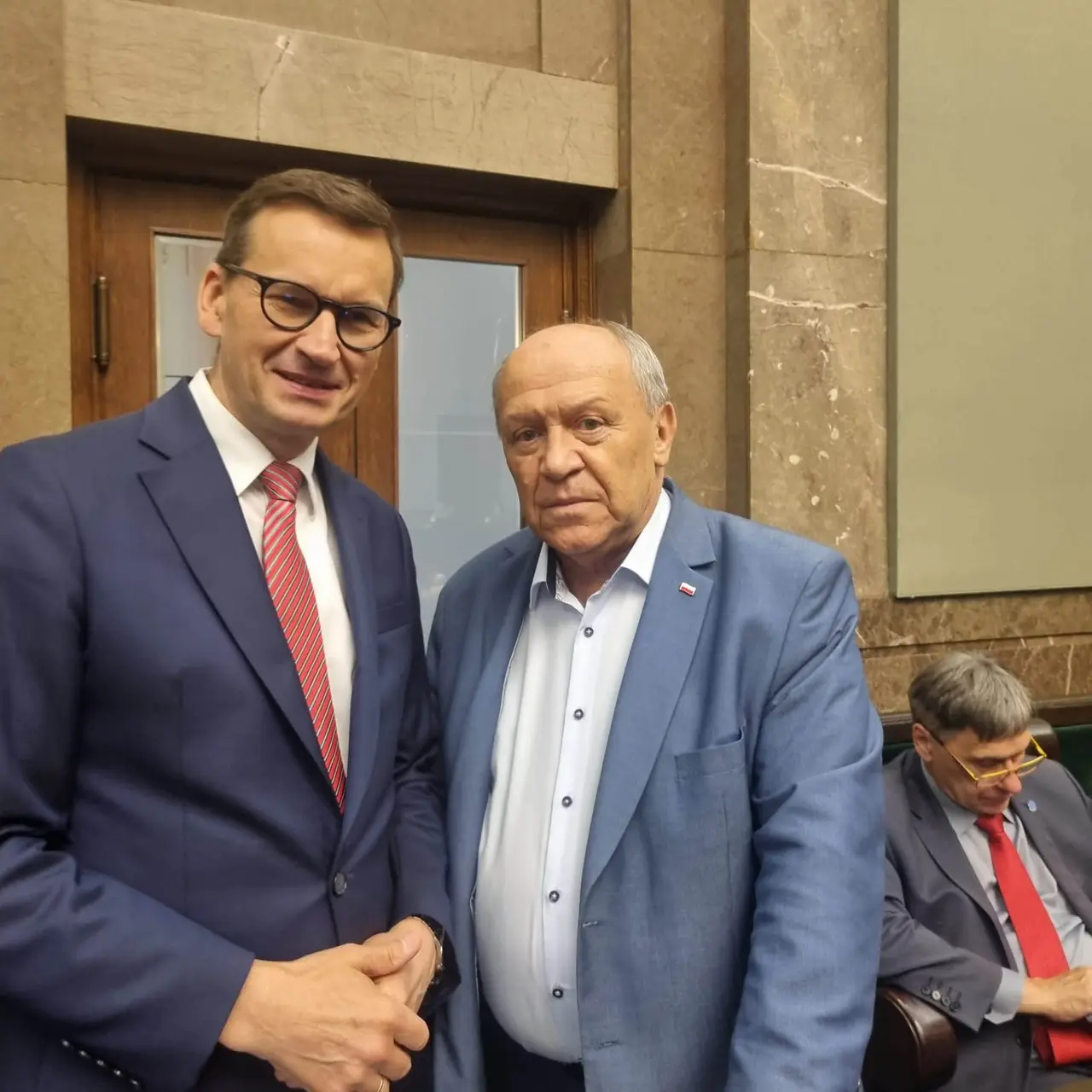Fot. Facebook.com / Zbigniew Chmielowiec. Na zdjęciu poseł Chmielowiec (z prawej) z Mateuszem Morawieckim