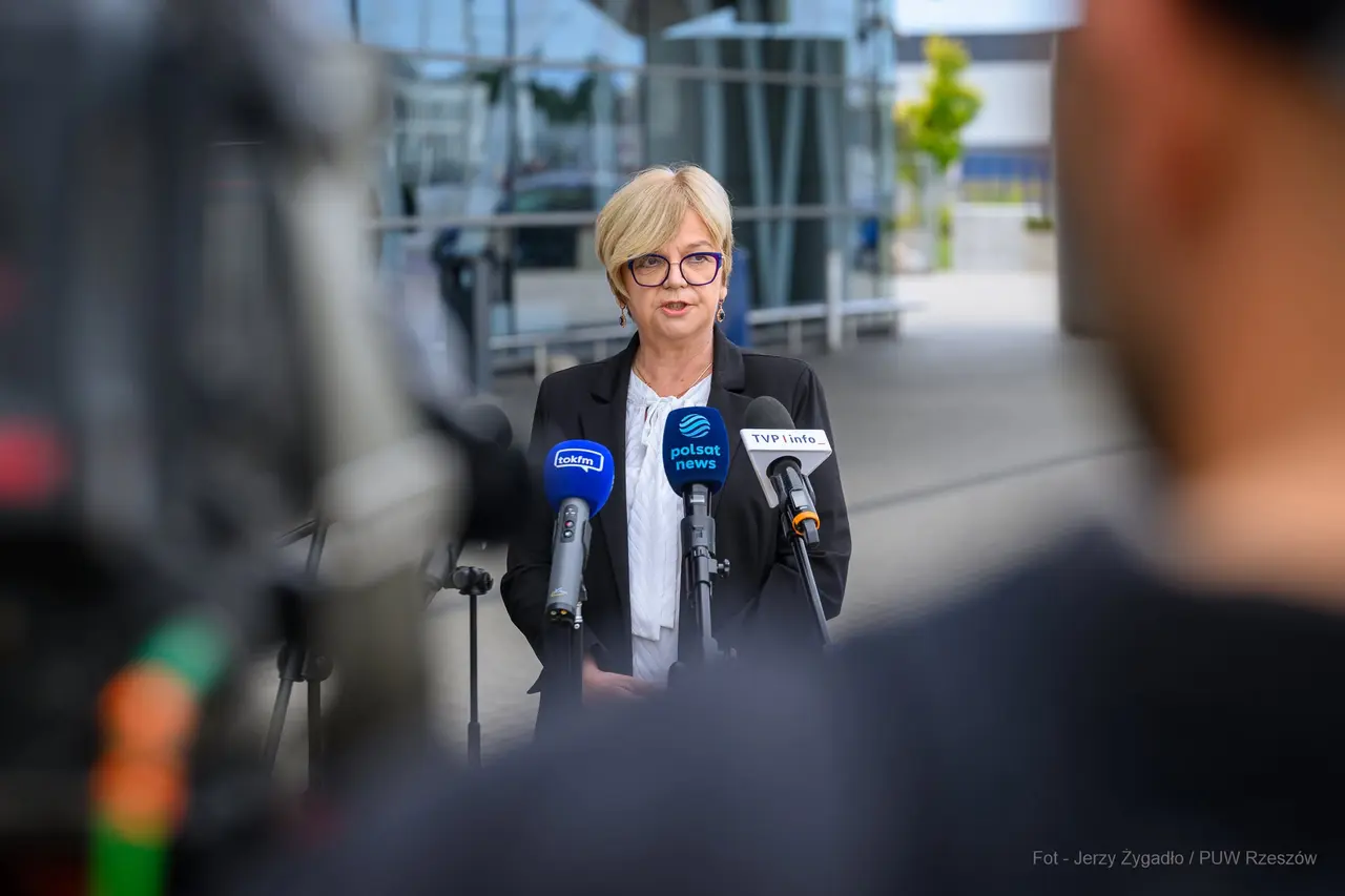 Fot. Jerzy Żygadło / Podkarpacki Urząd Wojewódzki. Na zdjęciu wojewoda Teresa Kubas-Hul